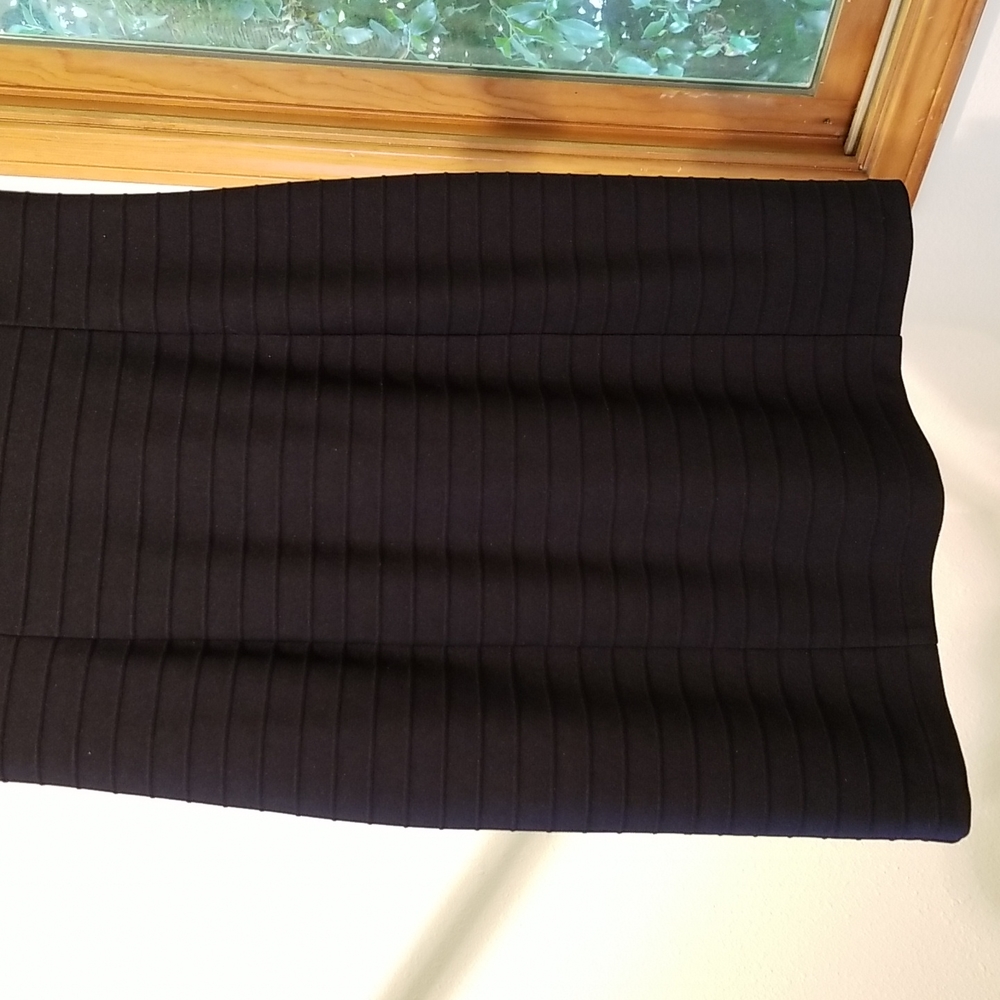 EUC GUESS Black Size 6 bodycon dress - Picture 4 of 7